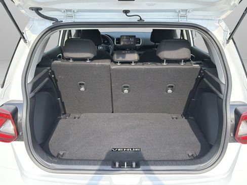 Used 2025 Hyundai Venue SEL FWD image 24