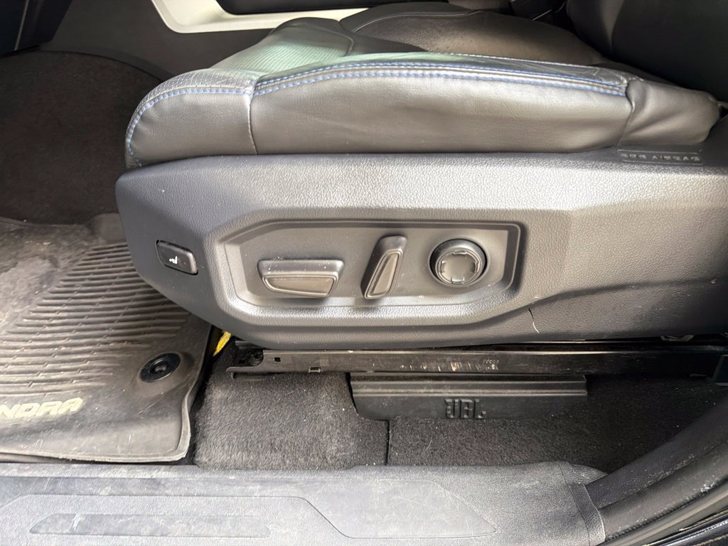 Used 2022 Toyota Tundra Platinum AWD/4WD image 45