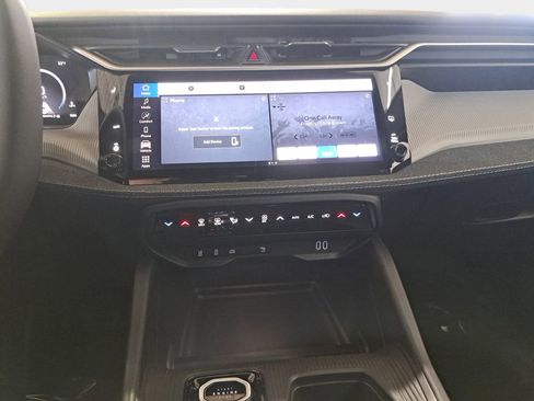 New 2026 Jeep Cherokee Laredo AWD/4WD image 19