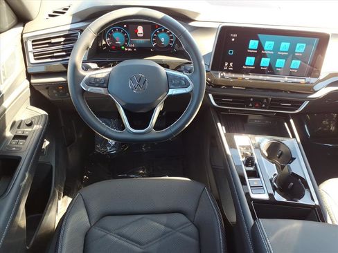 New 2026 Volkswagen Atlas Cross Sport SE image 13