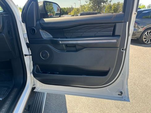 Used 2023 Ford Expedition Platinum AWD/4WD image 25
