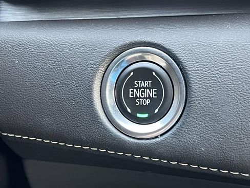 Used 2023 Cadillac Escalade Premium Luxury AWD/4WD image 30