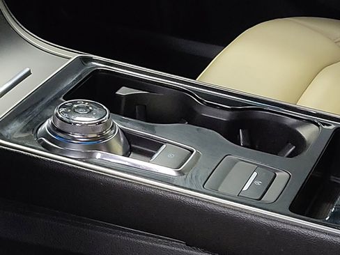 Used 2019 Ford Edge SEL w/ Equipment Group 201A image 26