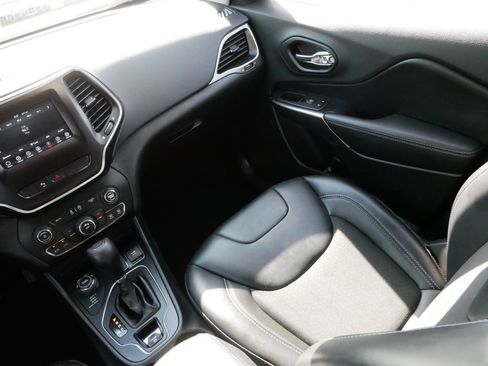 Used 2020 Jeep Cherokee Latitude Plus w/ Cold Weather Group image 11