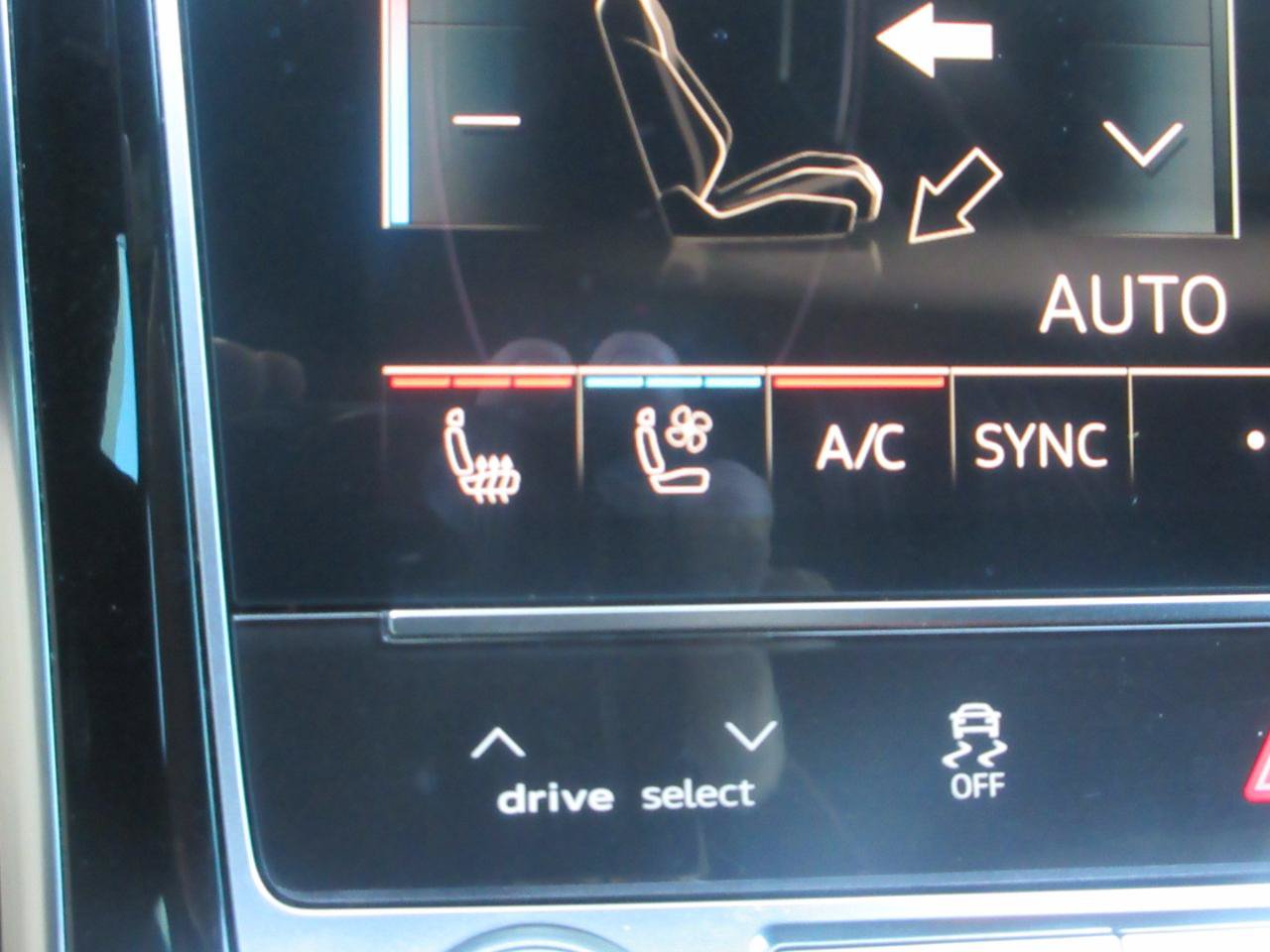 Used 2025 Audi A8 L 3.0T w/ EXECUTIVE PACKAGE w/ Executive Package AWD/4WD image 9