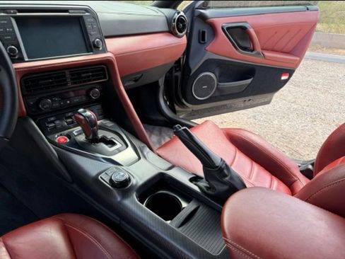 Used 2020 Nissan GT-R Premium w/ Premium Interior Package AWD/4WD image 26