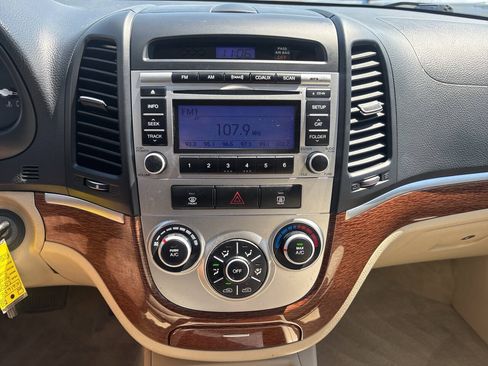 Used 2009 Hyundai Santa Fe GLS FWD image 13