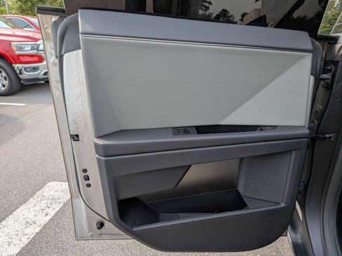 Used 2024 Tesla Cybertruck AWD Crew Cab image 26