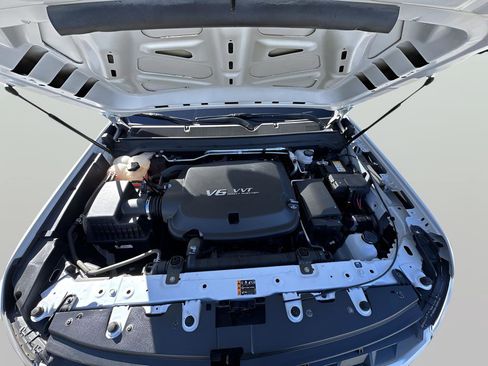 Used 2022 Chevrolet Colorado W/T w/ Custom Special Edition image 17