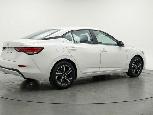Used 2025 Nissan Sentra SV FWD image 9