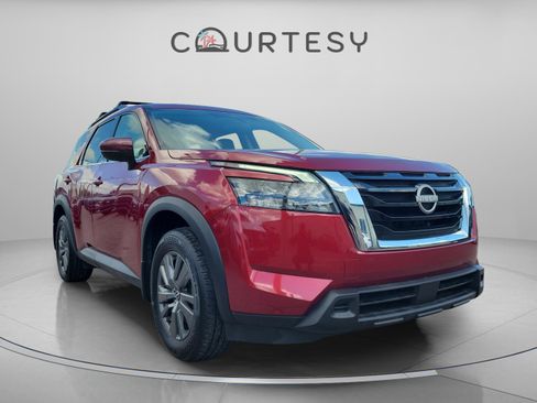 Certified 2023 Nissan Pathfinder SV image 7