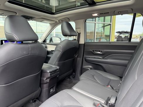 Used 2024 Toyota Grand Highlander Limited image 32