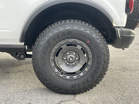 New 2025 Ford Bronco Badlands image 27
