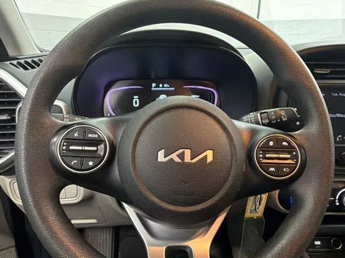 Used 2023 Kia Soul LX FWD image 15
