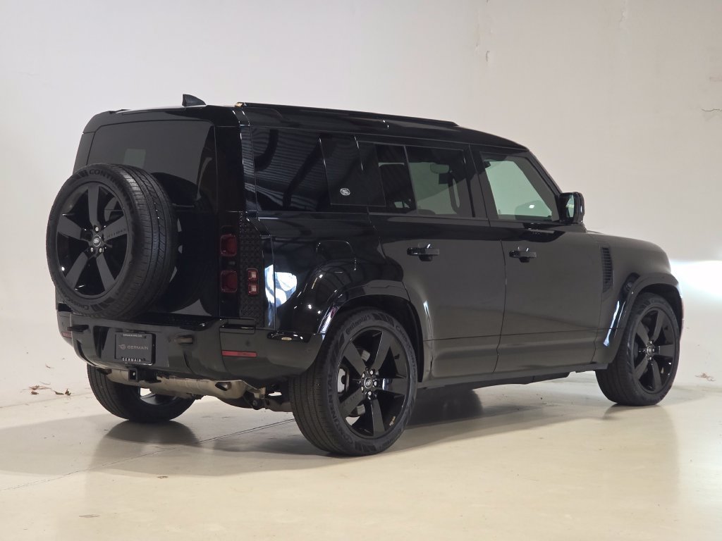 Certified 2024 Land Rover Defender 110 X-Dynamic SE AWD/4WD image 5