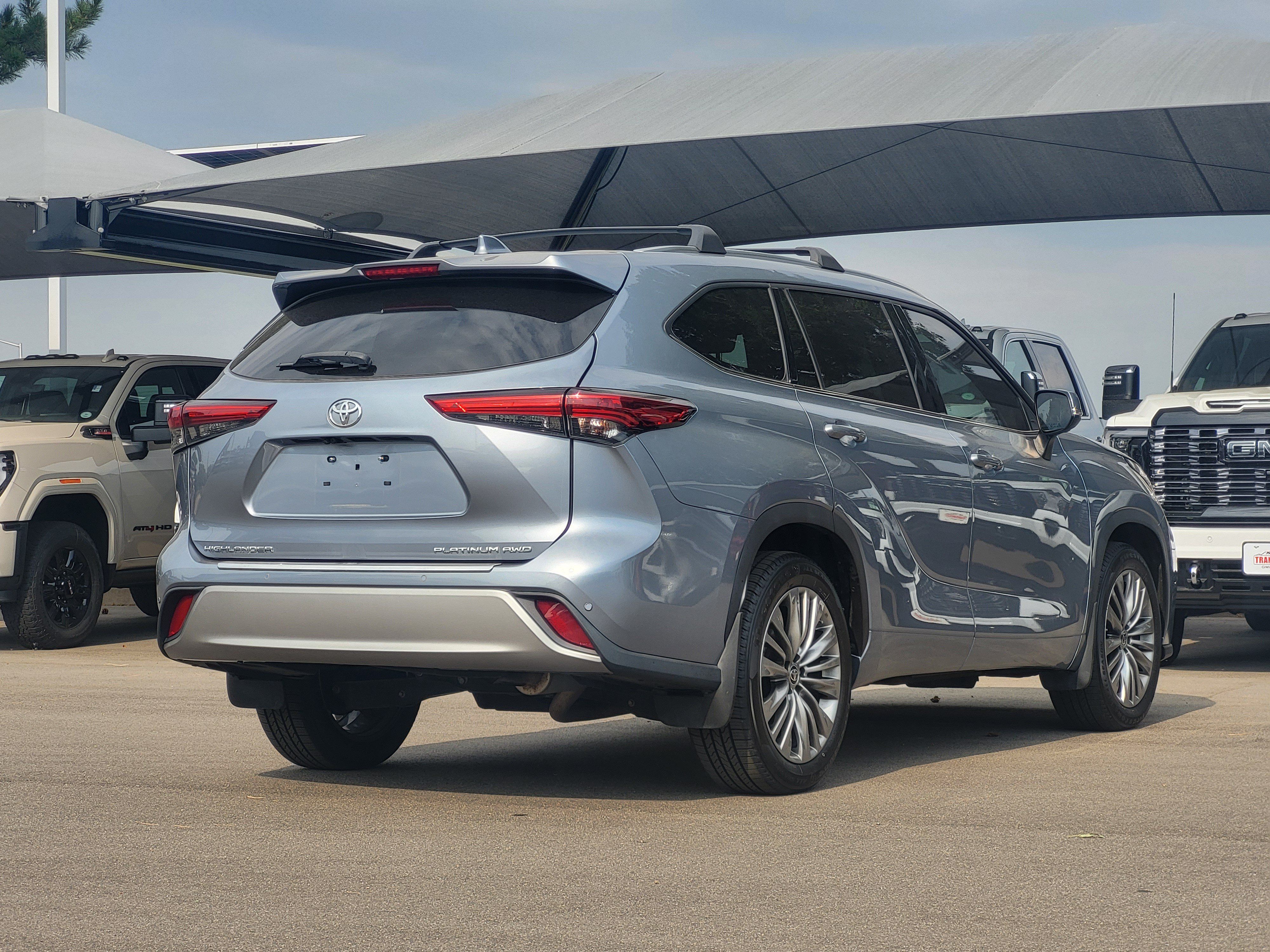 Used 2021 Toyota Highlander Platinum AWD/4WD image 7