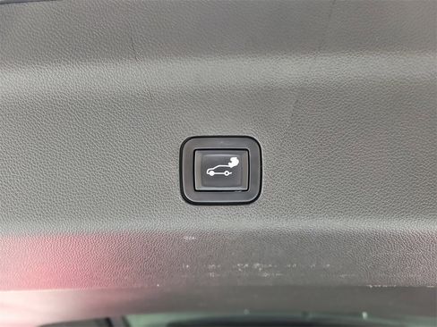 Certified 2021 Cadillac Escalade Sport w/ LPO, ONYX Package image 9