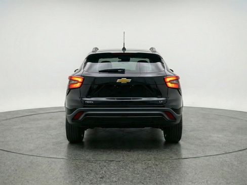 Used 2025 Chevrolet Trax LT w/ LT Convenience Package FWD image 7