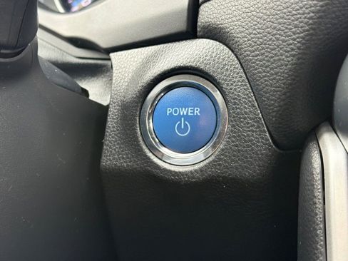 Used 2021 Toyota RAV4 XLE w/ Convenience Package image 19