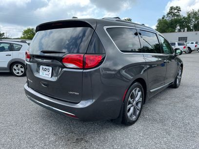 Used 2018 Chrysler Pacifica Limited w/ Tire & Wheel Group