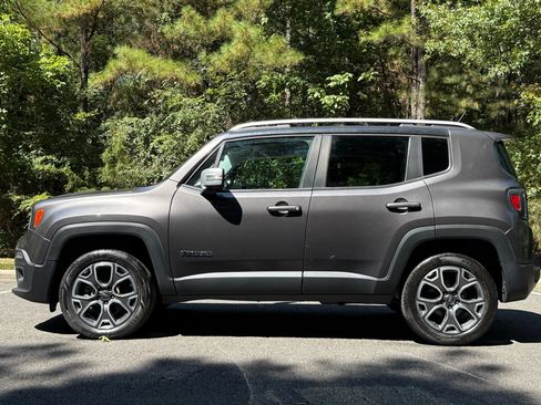 Used 2017 Jeep Renegade Limited AWD/4WD image 8