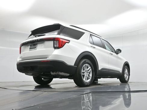 New 2026 Ford Explorer Active RWD image 49