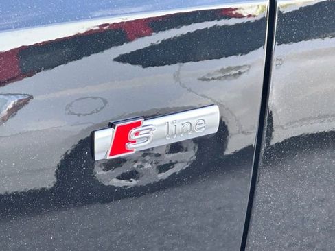 New 2025 Audi Q3 2.0T Premium image 36