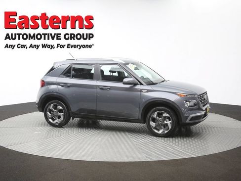 Used 2025 Hyundai Venue SEL FWD image 46