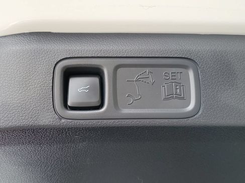Used 2024 Ford Expedition XLT RWD image 7