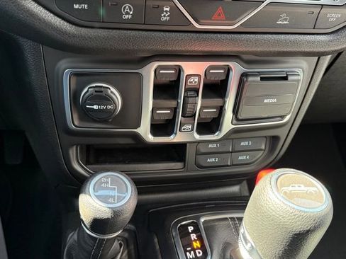 New 2026 Jeep Gladiator Sport AWD/4WD image 22