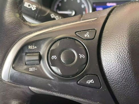 Used 2020 Buick Enclave Essence image 18