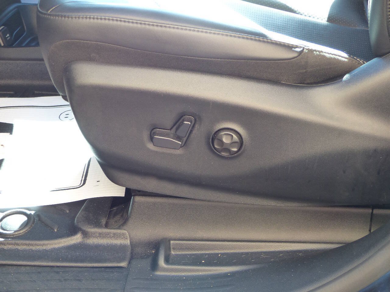 Used 2025 Chrysler Pacifica Select FWD image 25
