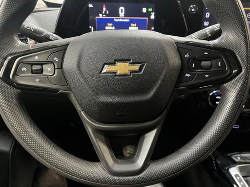 Used 2025 Chevrolet Trax LT image 13