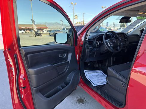 Used 2023 Nissan Titan S image 13