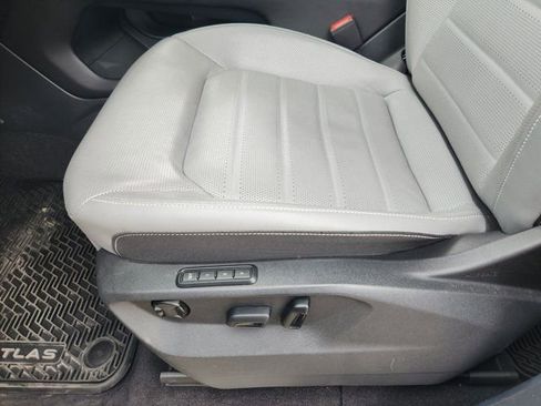 Used 2024 Volkswagen Atlas Cross Sport SEL R-Line image 26