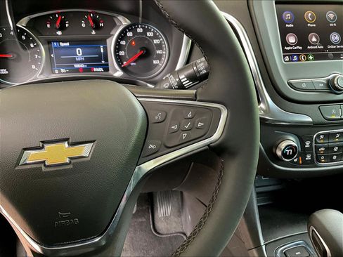 Used 2024 Chevrolet Equinox LT AWD/4WD image 12