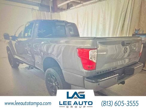 Used 2019 Nissan Titan SV w/ SV Convenience Package AWD/4WD image 2