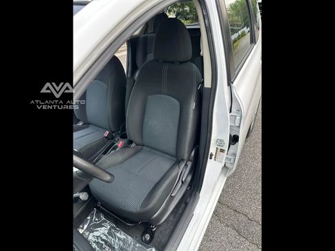 Used 2018 Nissan Versa Note SV image 28