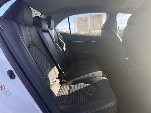 Used 2019 Toyota Camry SE image 17