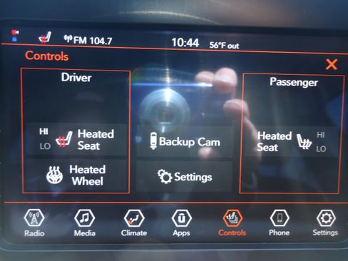 Used 2020 Jeep Cherokee Latitude Plus w/ Cold Weather Group AWD/4WD image 17
