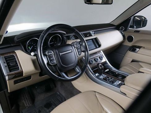 Used 2016 Land Rover Range Rover Sport HSE image 19
