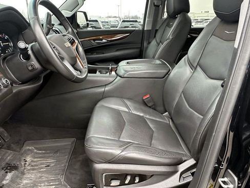 Used 2017 Cadillac Escalade ESV Premium Luxury image 19