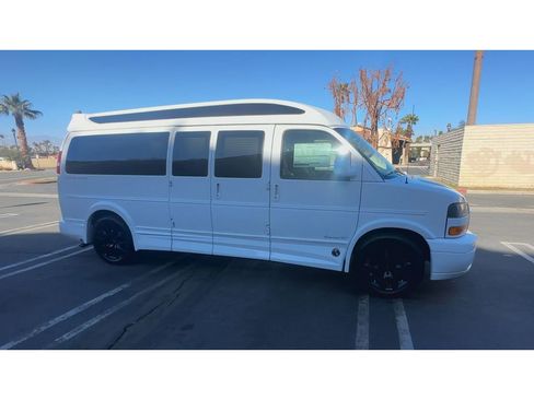 Used 2024 GMC Savana 2500 Extended w/ Driver Convenience Package RWD image 9