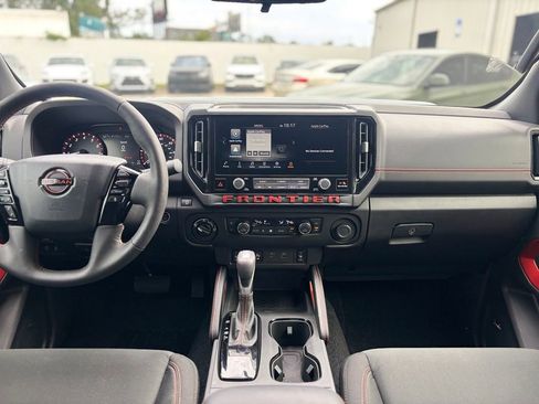 Used 2025 Nissan Frontier PRO-4X w/ Pro Convenience Package AWD/4WD image 25