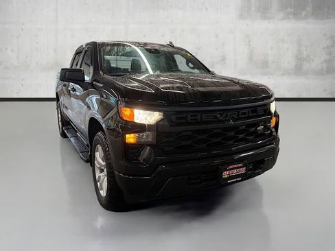 Certified 2023 Chevrolet Silverado 1500 Custom image 3