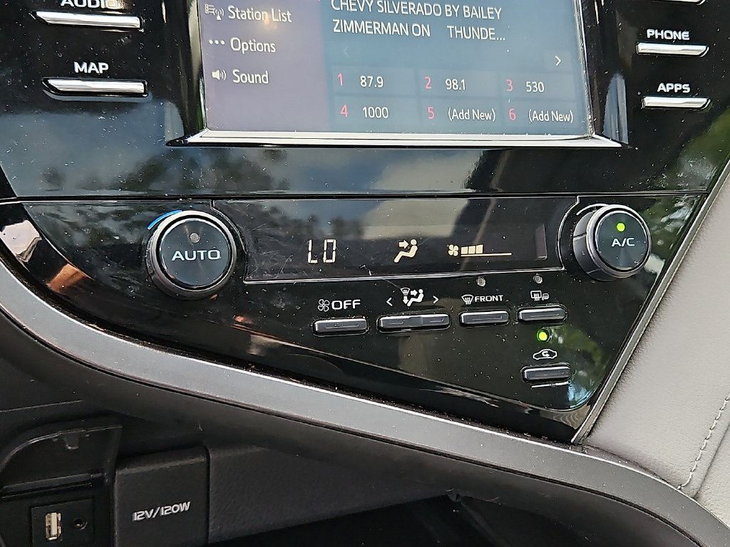 Used 2019 Toyota Camry SE w/ Convenience Package FWD image 16