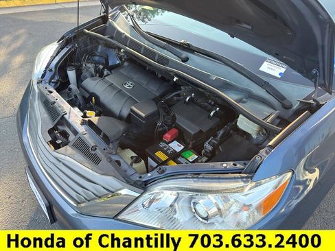 Used 2014 Toyota Sienna XLE FWD image 31