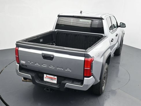 Used 2024 Toyota Tacoma TRD Off-Road AWD/4WD image 28