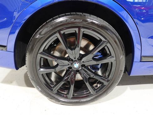 Used 2025 BMW X7 M60i AWD/4WD image 40