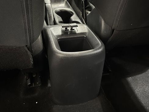 Used 2020 Nissan Kicks S image 26